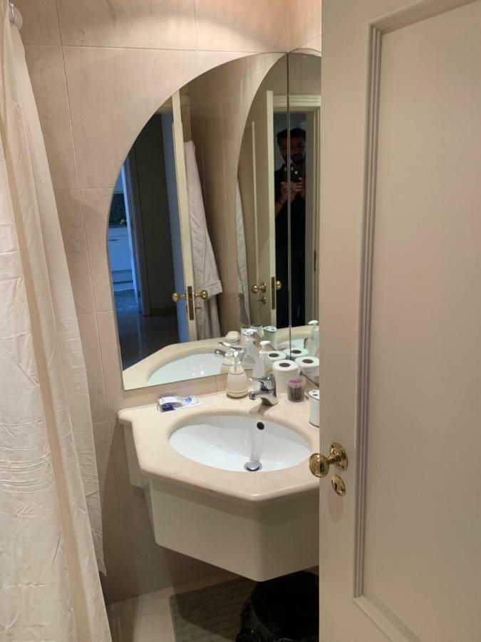 Sweet With Bathroom In Guest house *