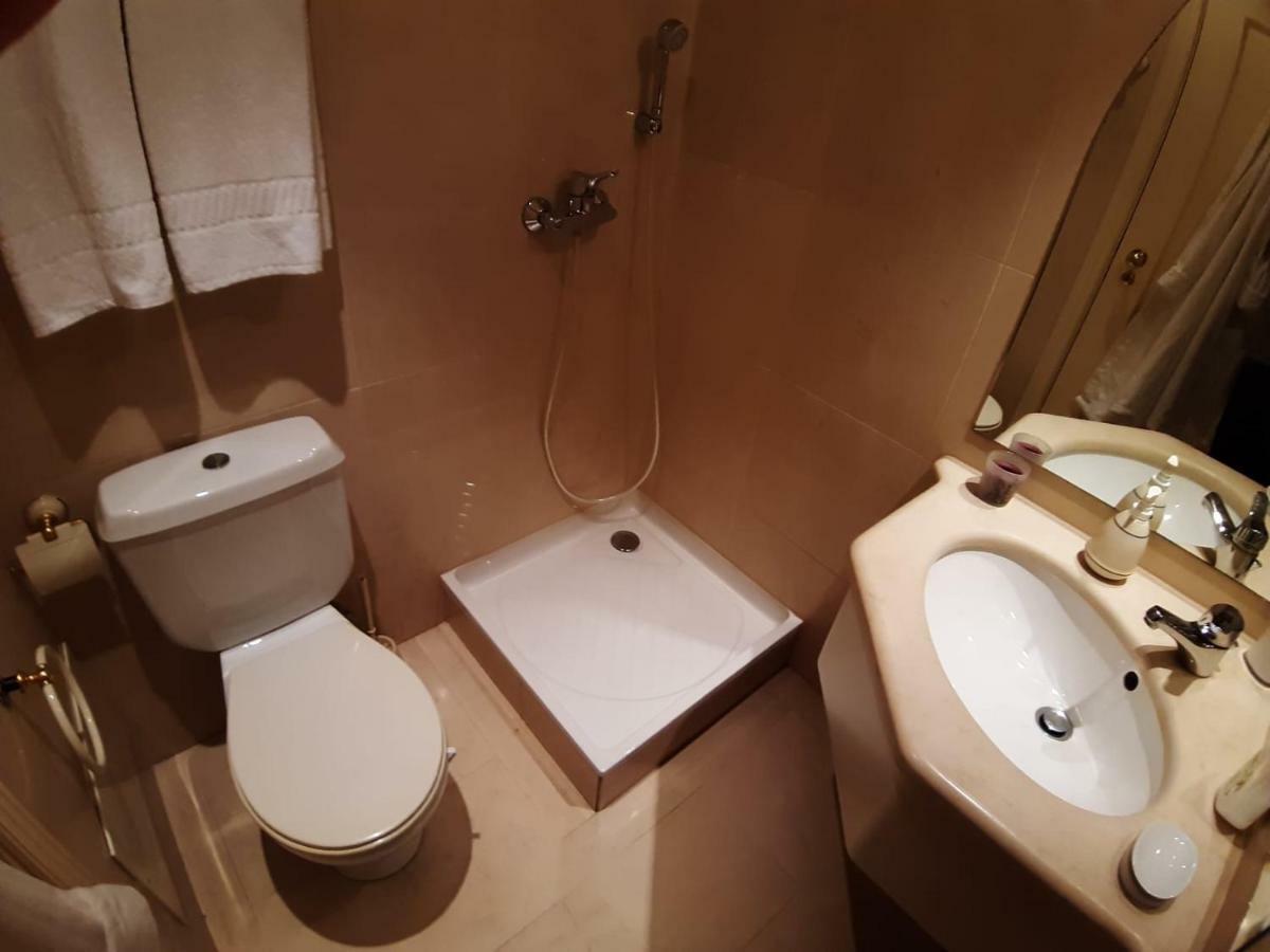 Sweet With Bathroom In Lisbon